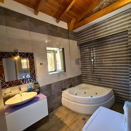 Leopolis Villas * Stoupa