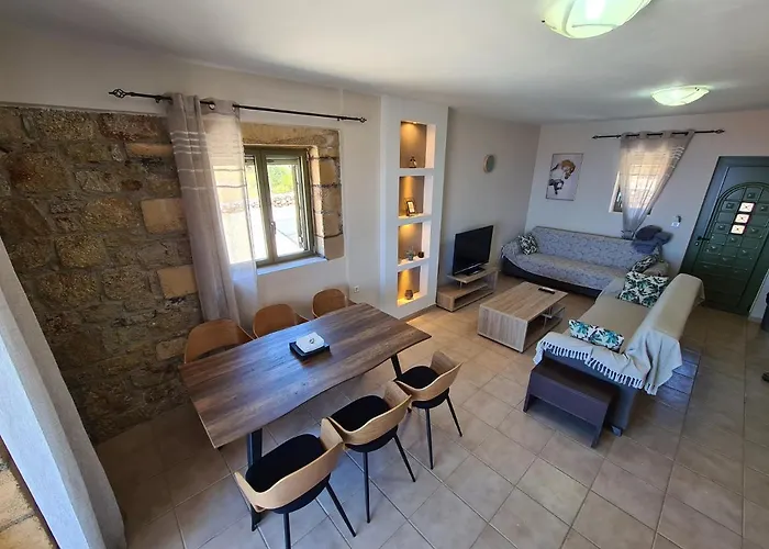 Leopolis Villa